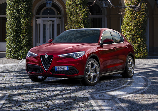 AR-End-Of-Series-Model-Page-Content-Grid-GIULIA-AND-STELVIO-villa-d’este.jpg
